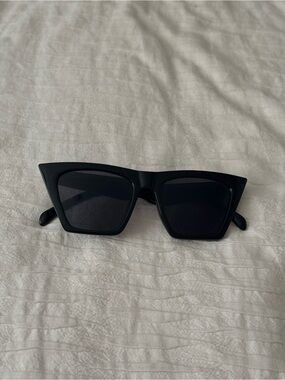 Black Cat-Eye Sunglasses - Women Accessories